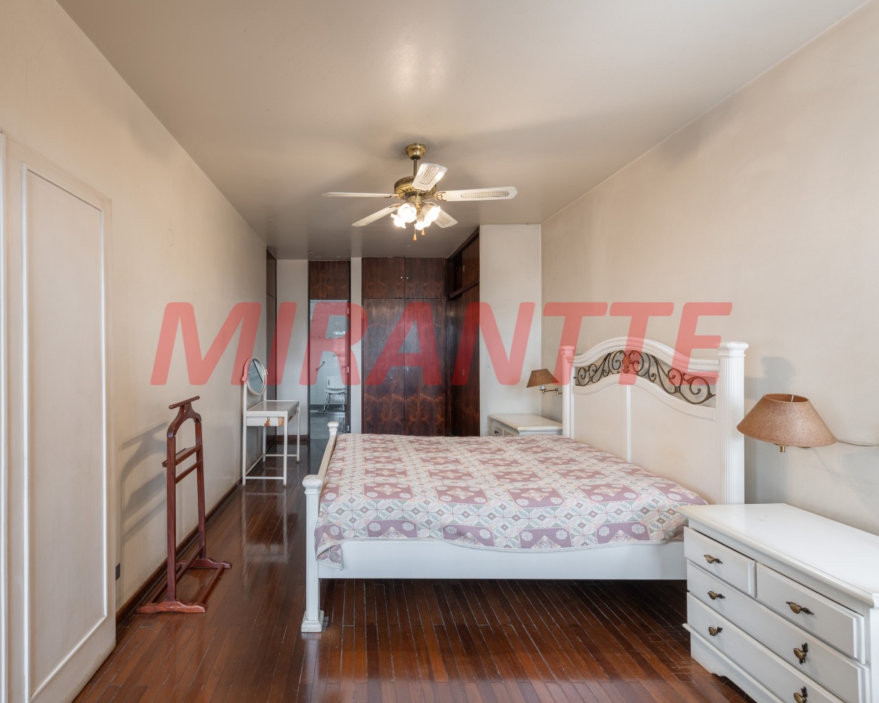 Sobrado de 367m² com 7 quartos em Santana