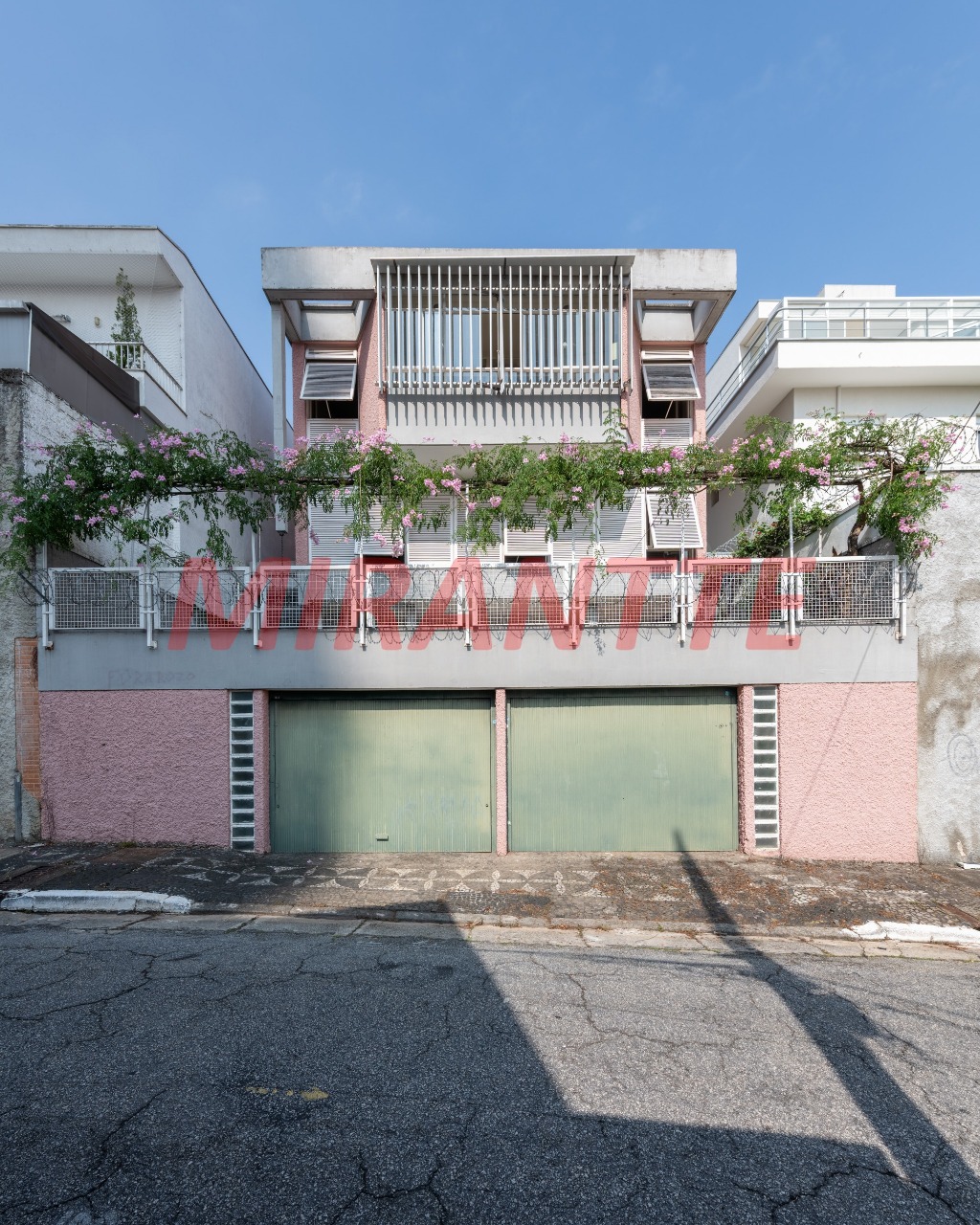 Sobrado de 367m² com 7 quartos em Santana