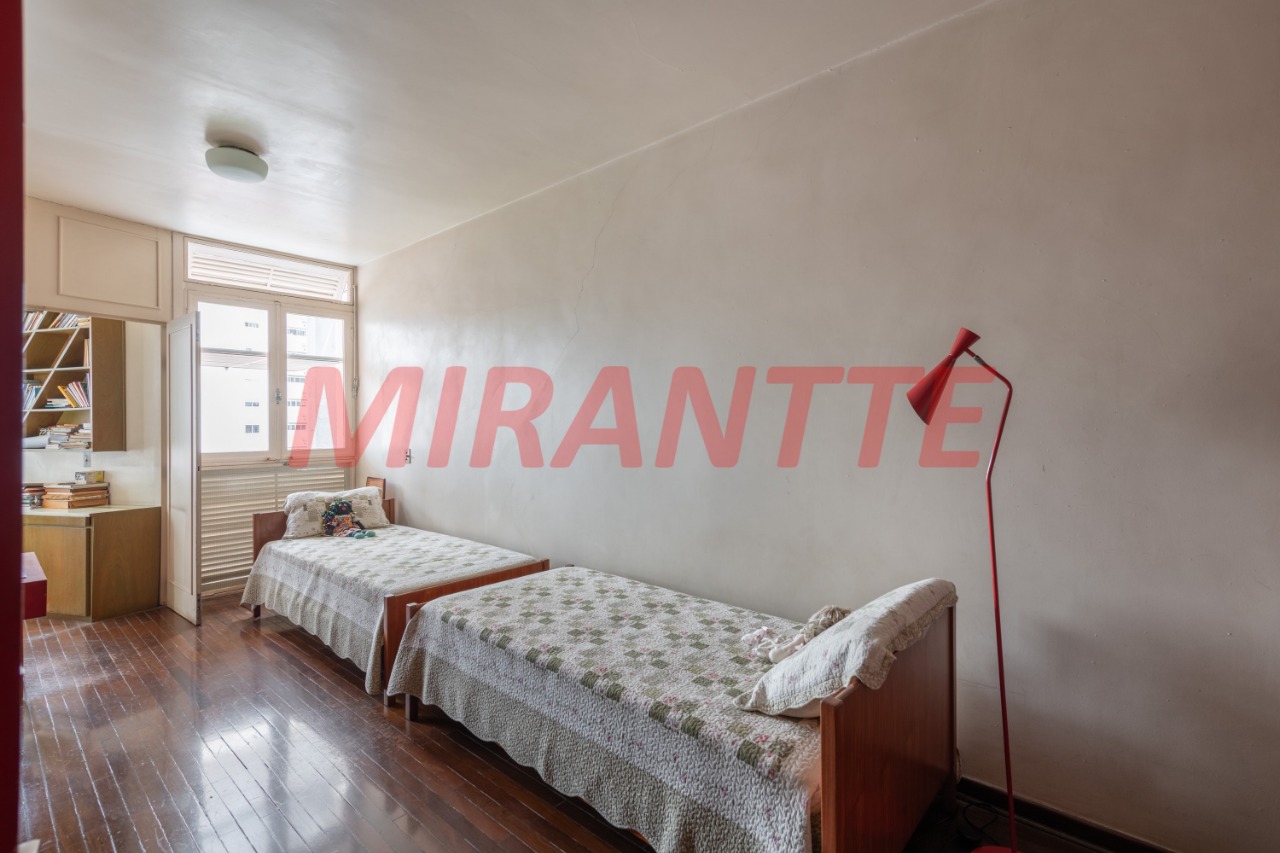 Sobrado de 367m² com 7 quartos em Santana