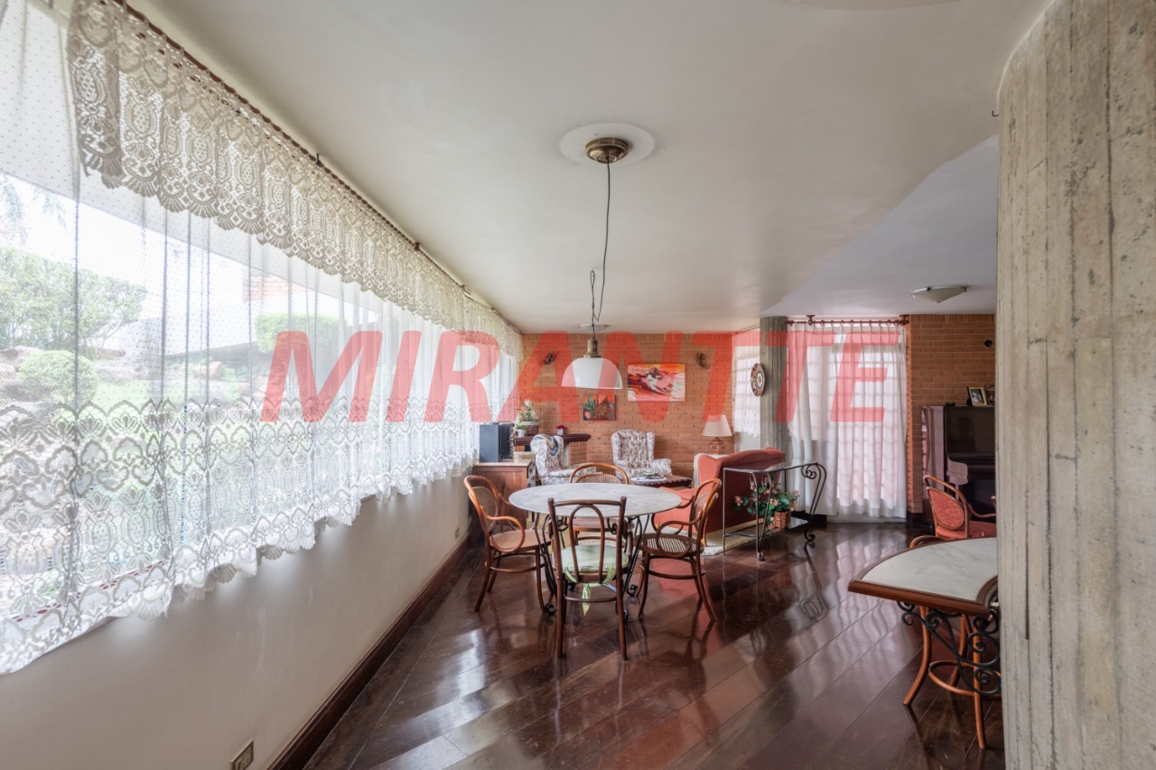 Sobrado de 367m² com 7 quartos em Santana