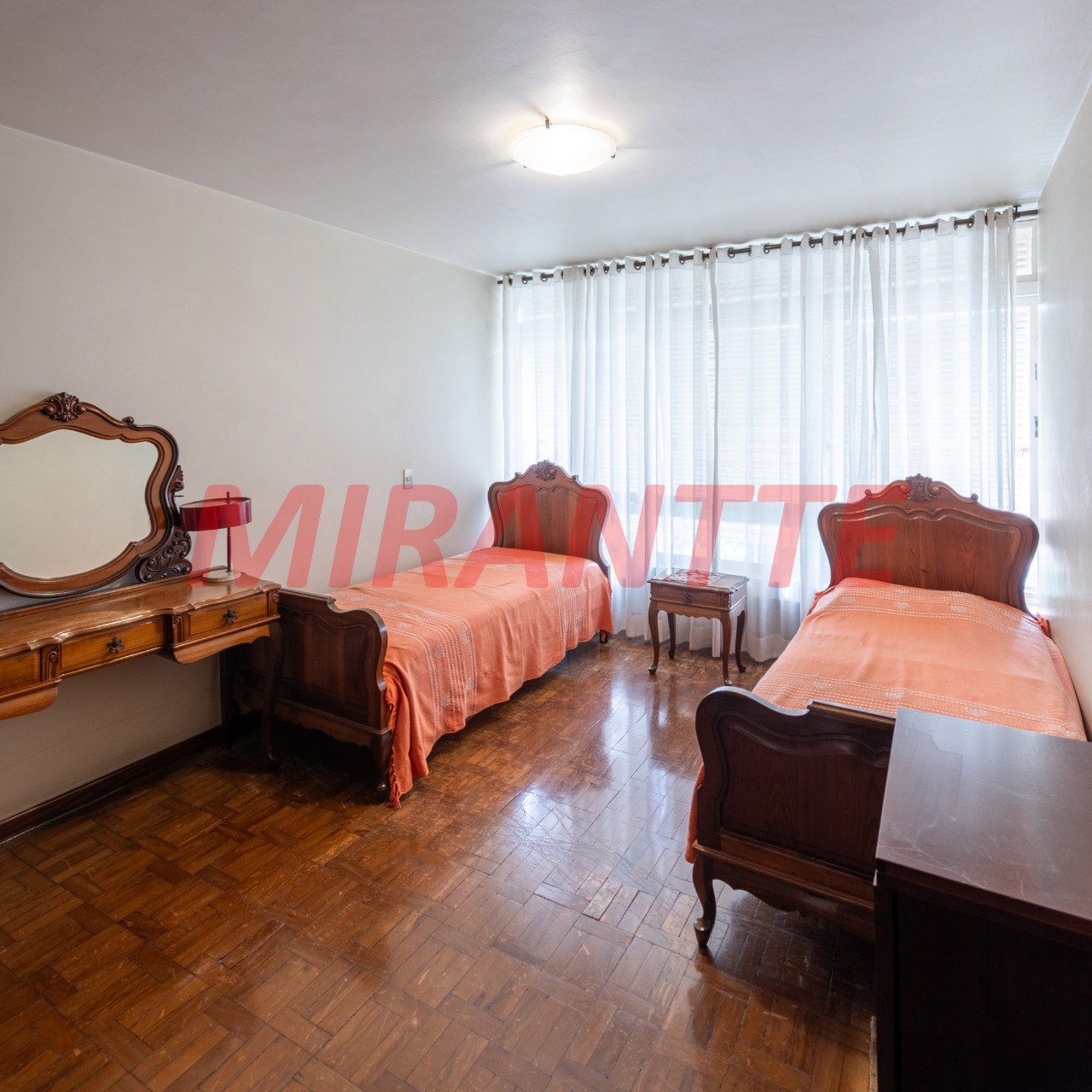 Sobrado de 367m² com 7 quartos em Santana