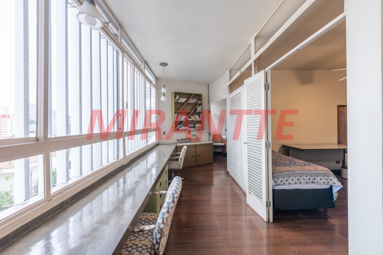 Sobrado de 367m² com 7 quartos em Santana