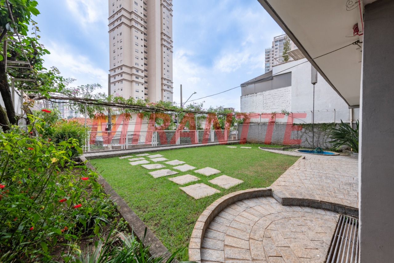 Sobrado de 367m² com 7 quartos em Santana