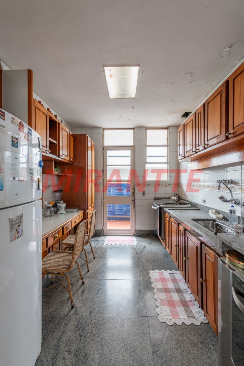 Sobrado de 367m² com 7 quartos em Santana