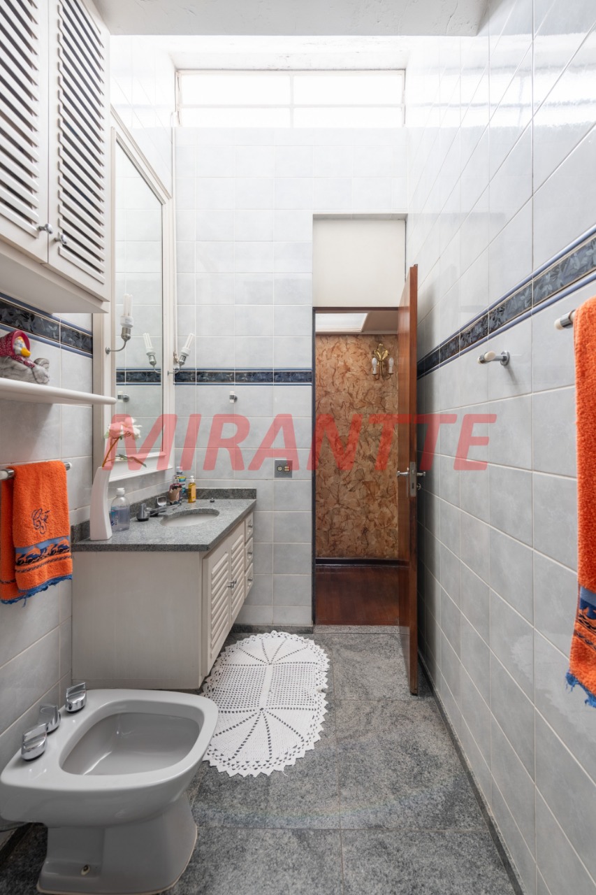 Sobrado de 367m² com 7 quartos em Santana