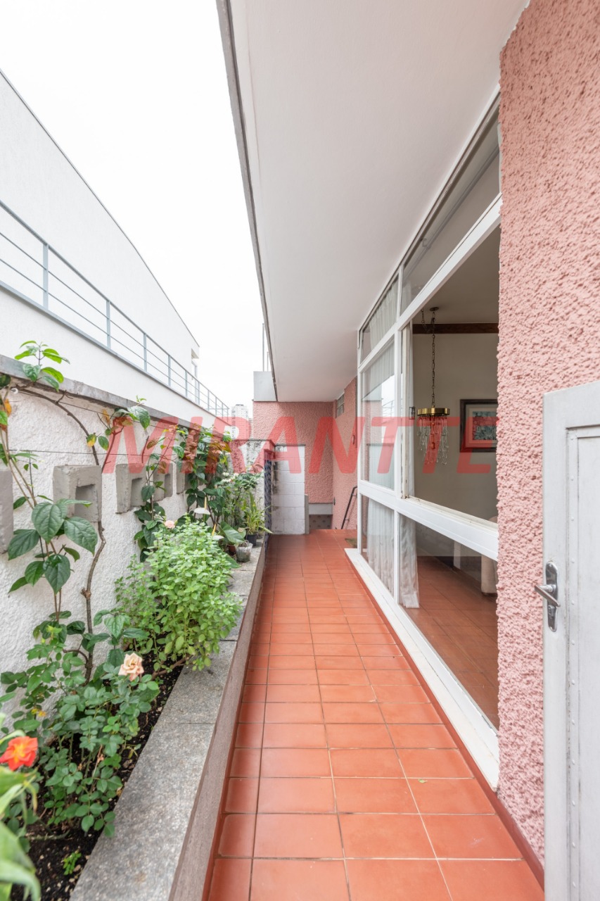 Sobrado de 367m² com 7 quartos em Santana