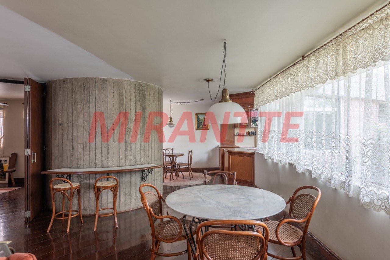 Sobrado de 367m² com 7 quartos em Santana