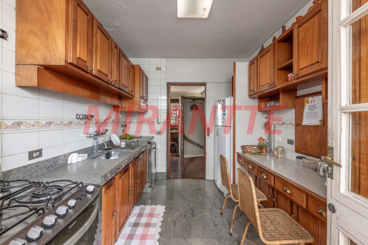 Sobrado de 367m² com 7 quartos em Santana