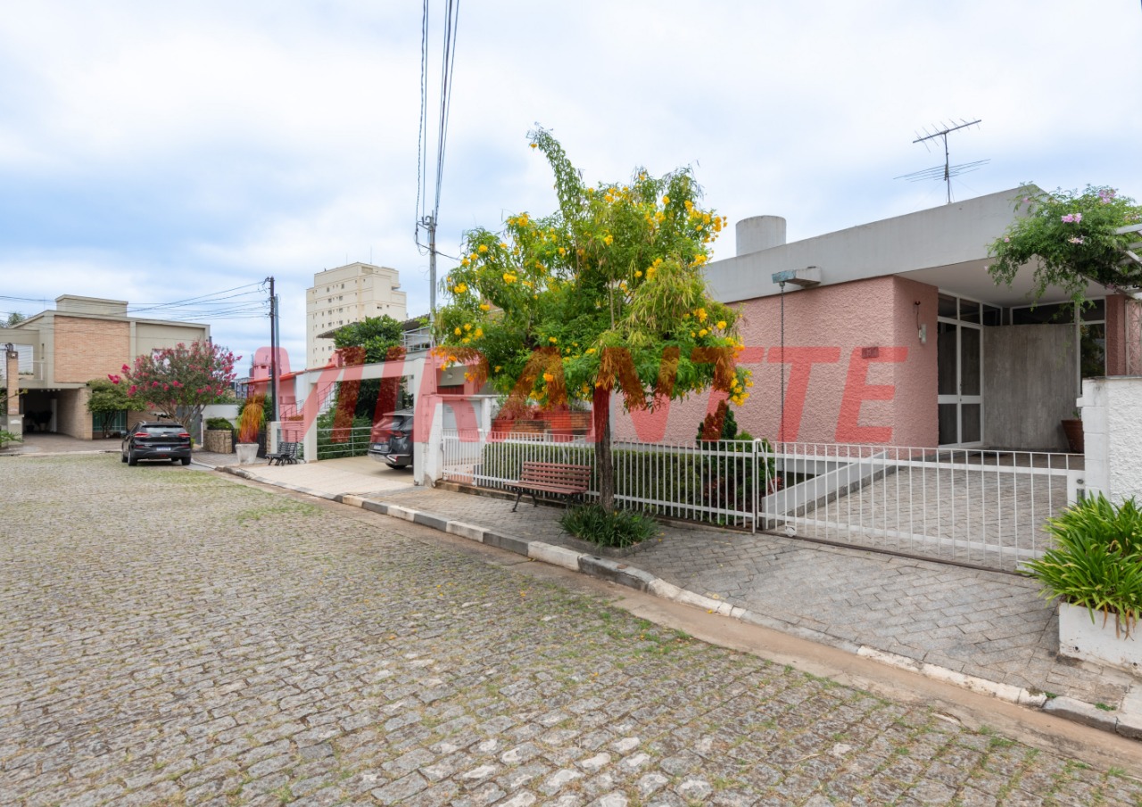 Sobrado de 367m² com 7 quartos em Santana