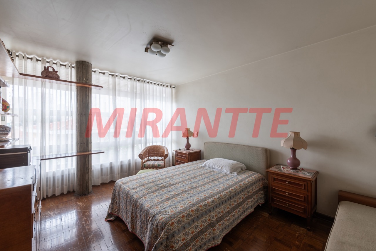 Sobrado de 367m² com 7 quartos em Santana