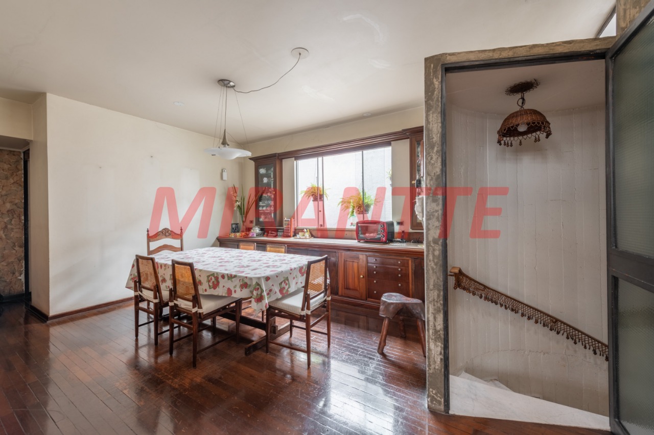Sobrado de 367m² com 7 quartos em Santana