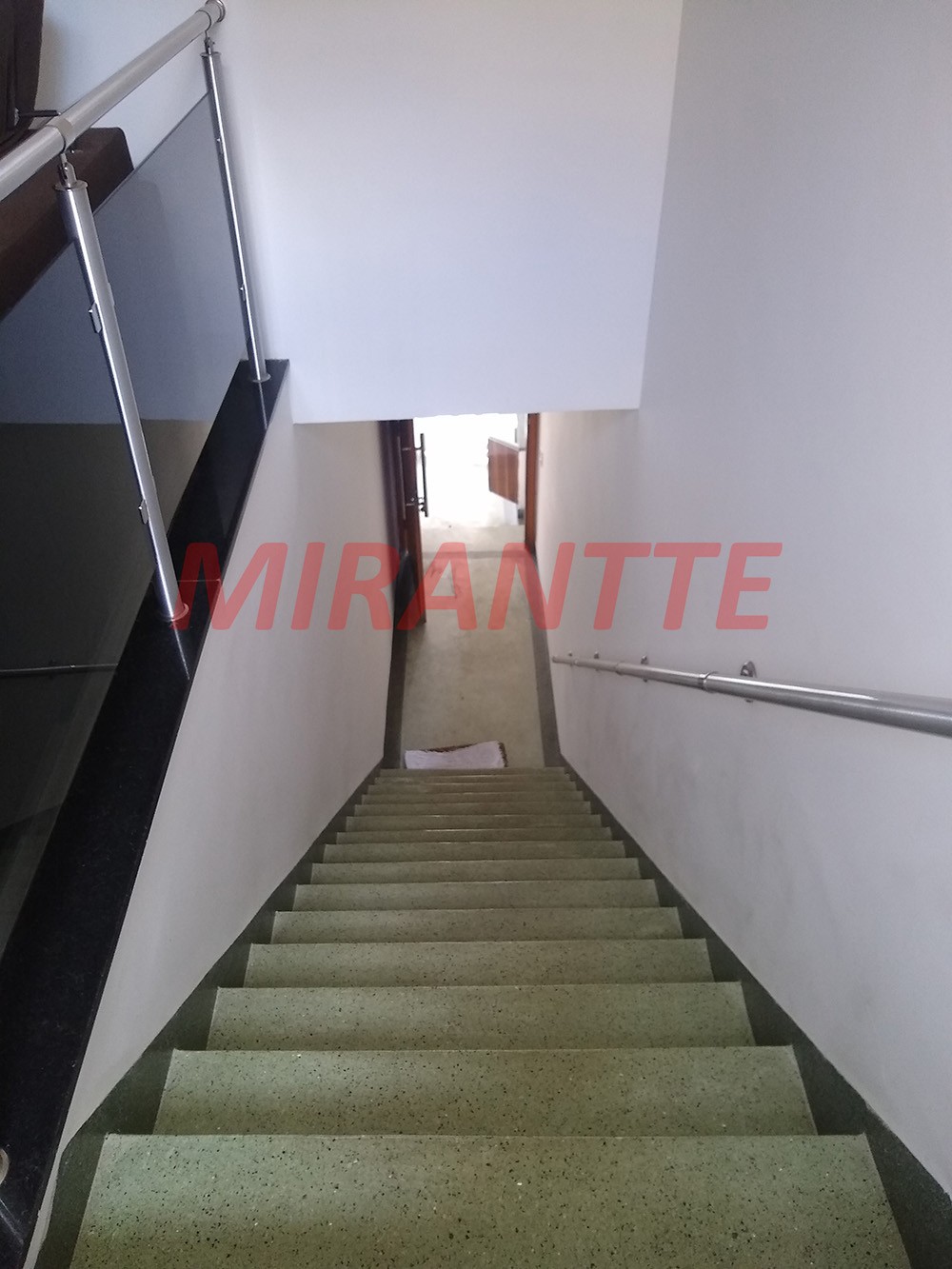 Sobrado de 223m² com 3 quartos em Santana