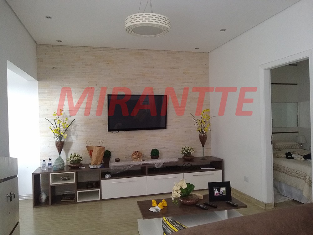 Sobrado de 223m² com 3 quartos em Santana