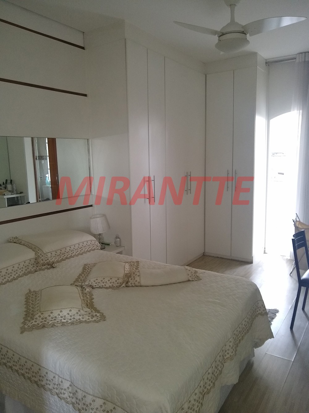 Sobrado de 223m² com 3 quartos em Santana