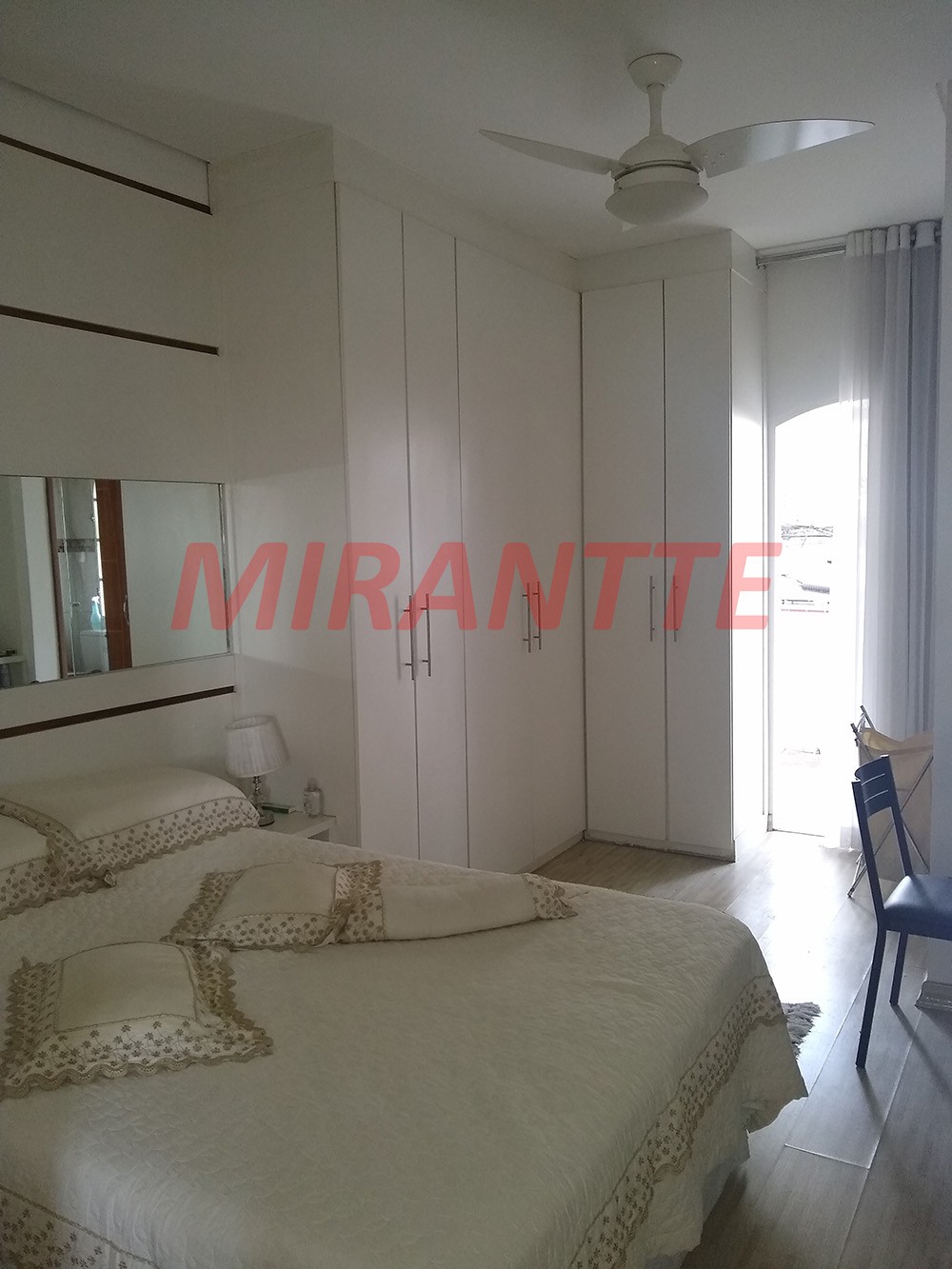 Sobrado de 223m² com 3 quartos em Santana