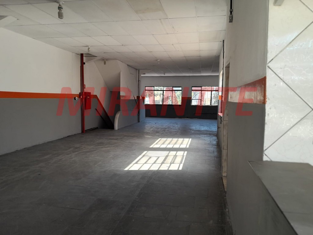 Comercial de 1196m² em Luz
