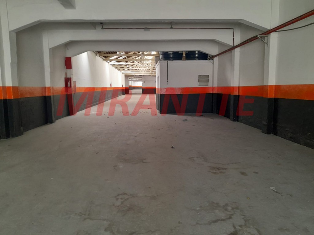 Comercial de 1196m² em Luz