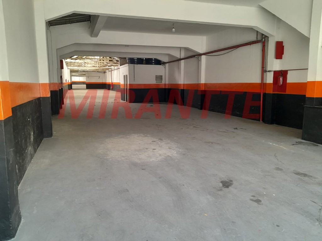 Comercial de 1196m² em Luz