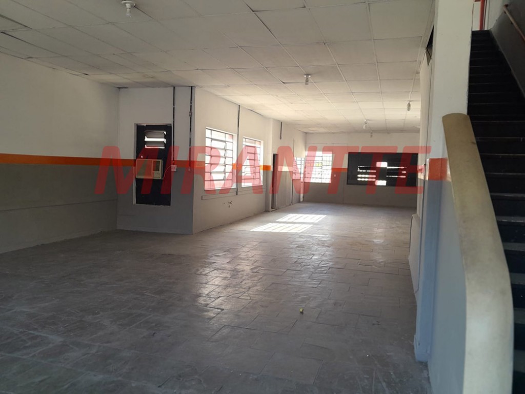 Comercial de 1196m² em Luz