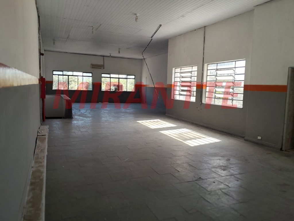 Comercial de 1196m² em Luz