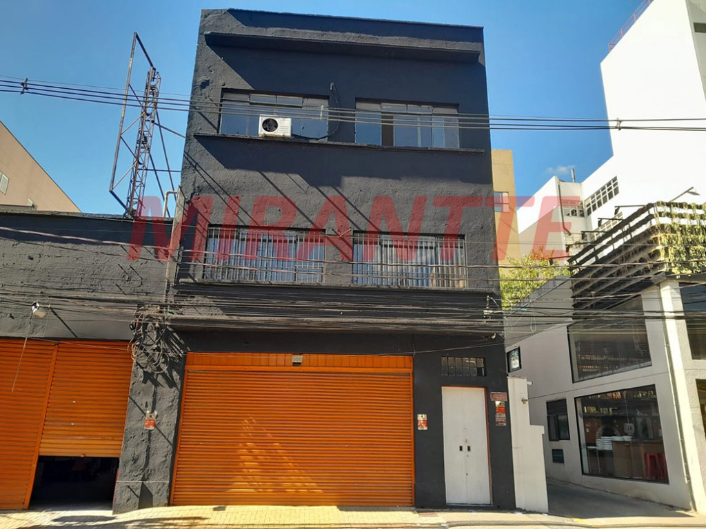 Comercial de 1196m² em Luz