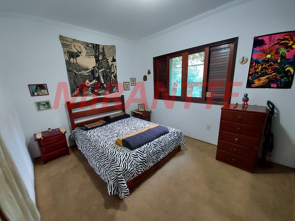 Sobrado de 326m² com 3 quartos em Horto Florestal