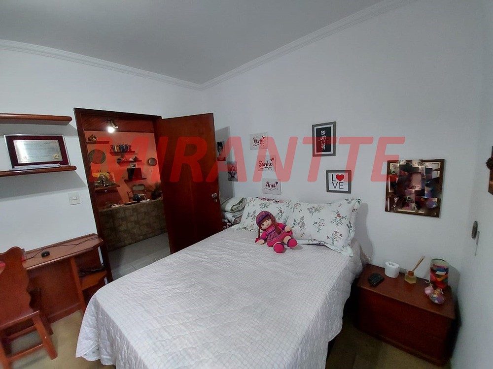 Sobrado de 326m² com 3 quartos em Horto Florestal