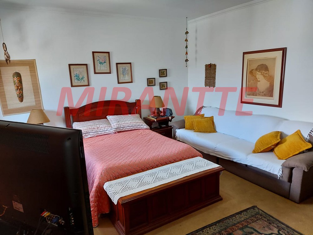 Sobrado de 326m² com 3 quartos em Horto Florestal