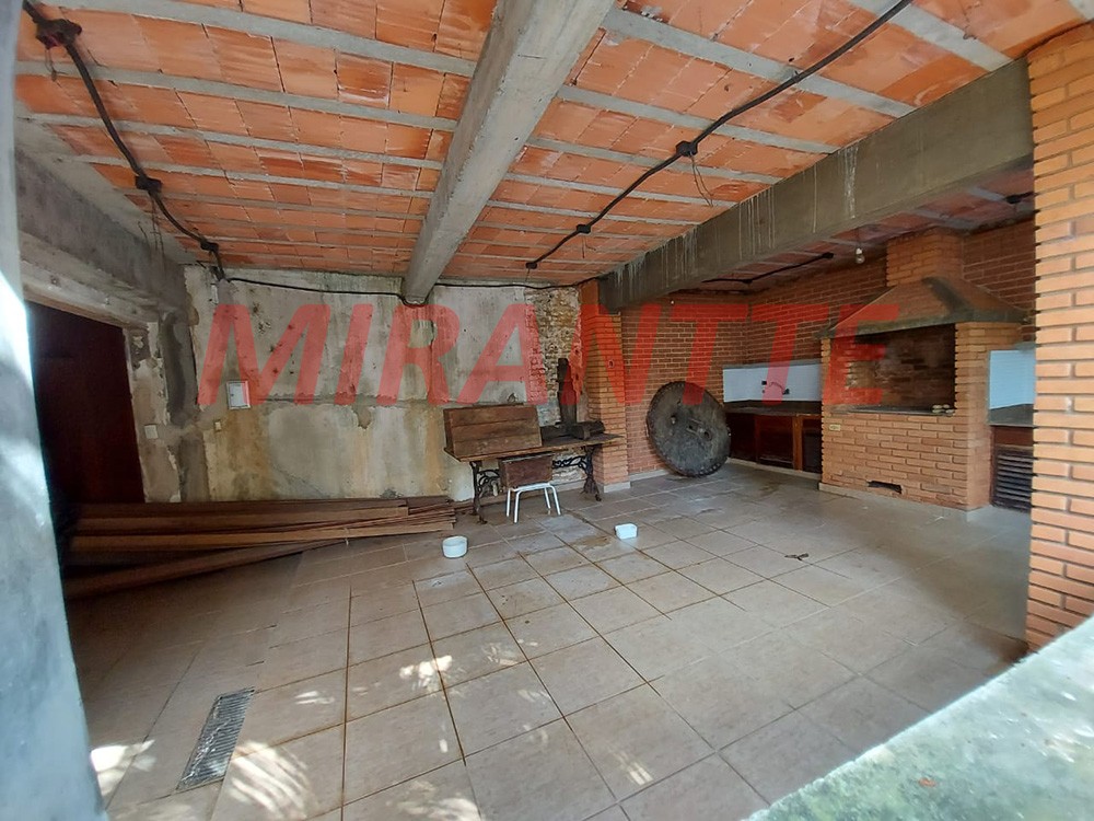 Sobrado de 326m² com 3 quartos em Horto Florestal