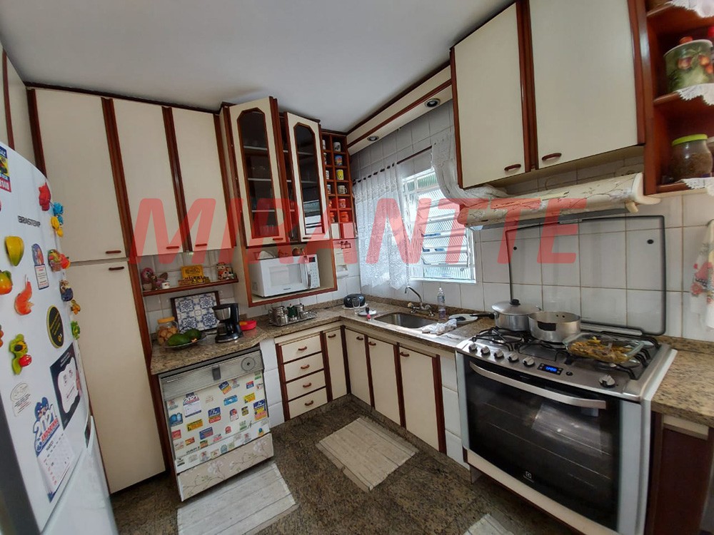 Sobrado de 326m² com 3 quartos em Horto Florestal