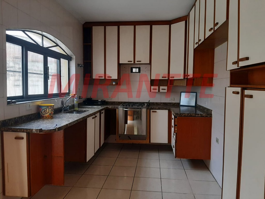Sobrado de 402m² com 5 quartos em Santa Teresinha