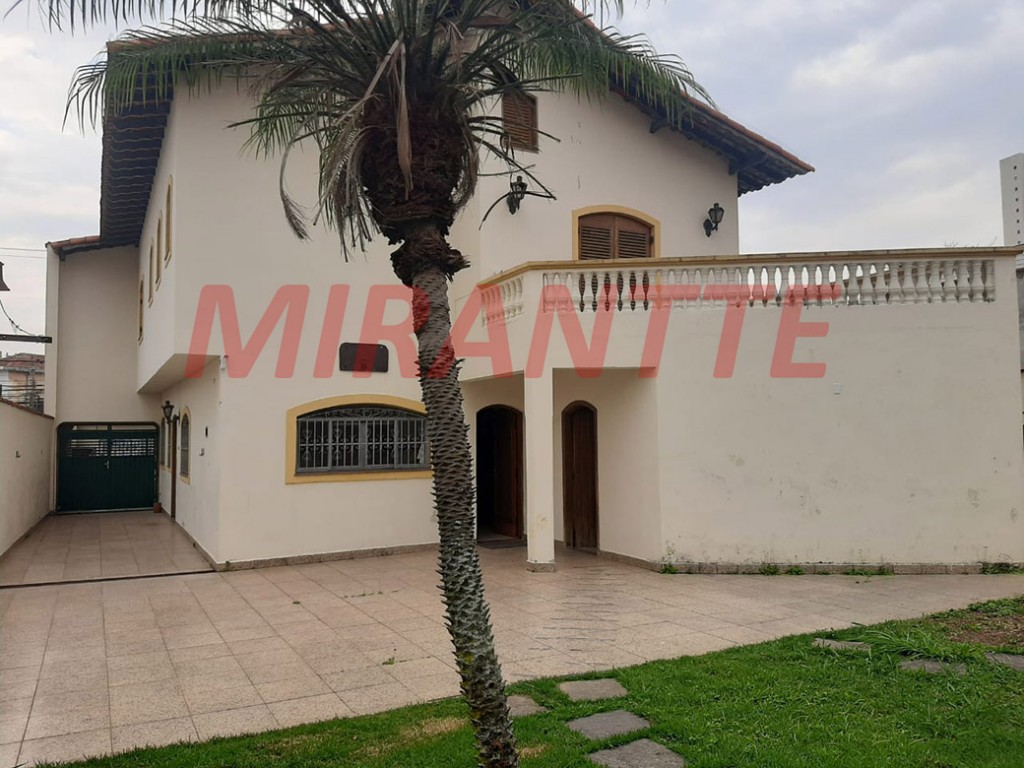 Sobrado de 402m² com 5 quartos em Santa Teresinha