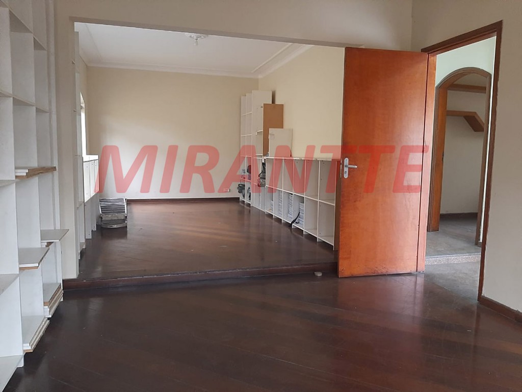 Sobrado de 402m² com 5 quartos em Santa Teresinha