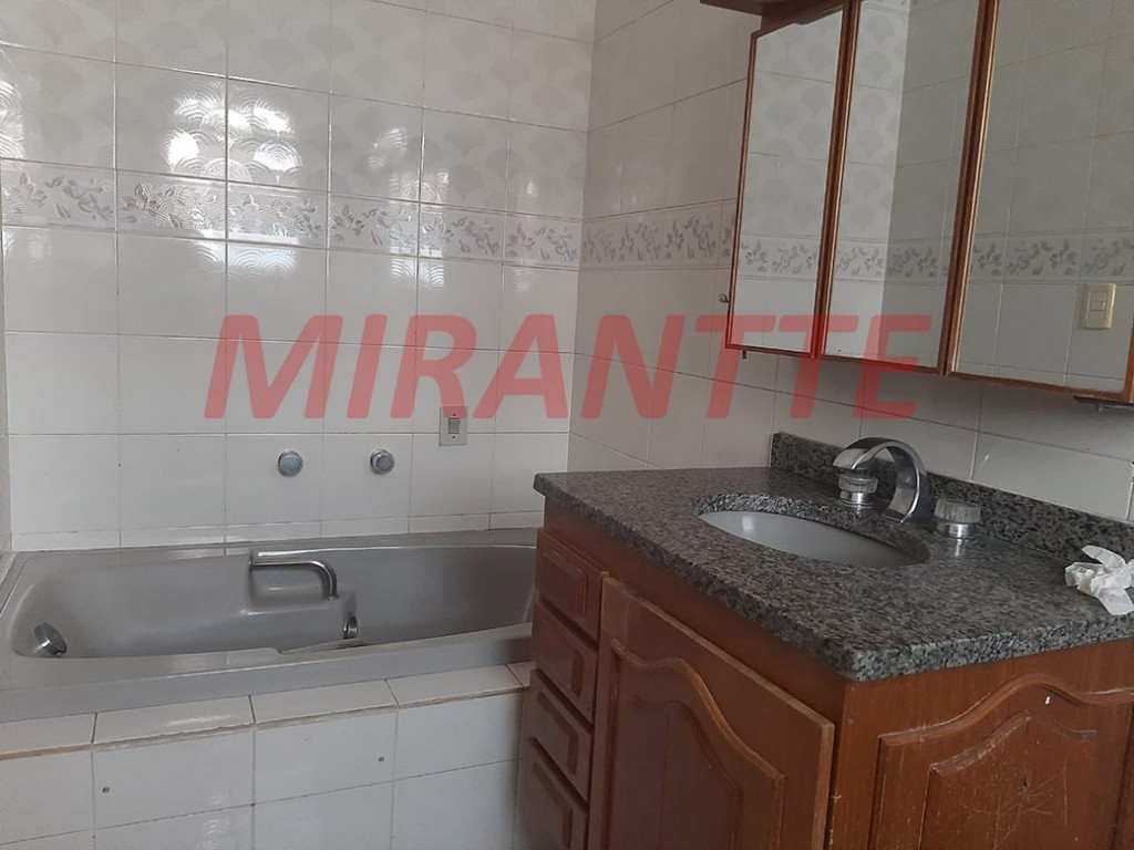 Sobrado de 402m² com 5 quartos em Santa Teresinha