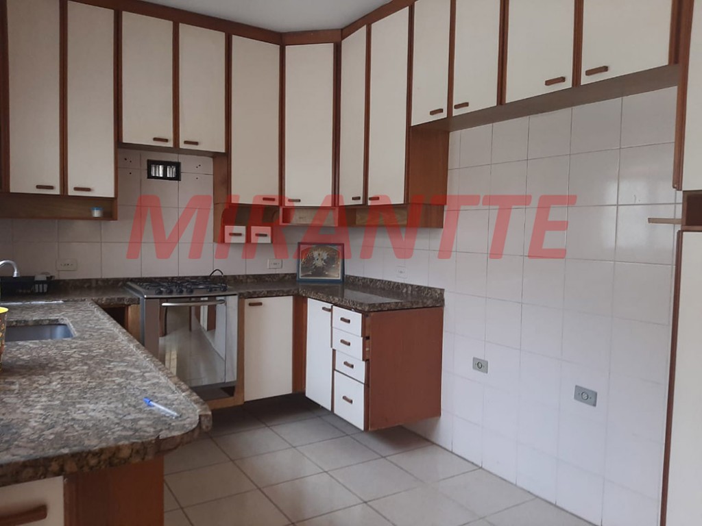 Sobrado de 402m² com 5 quartos em Santa Teresinha