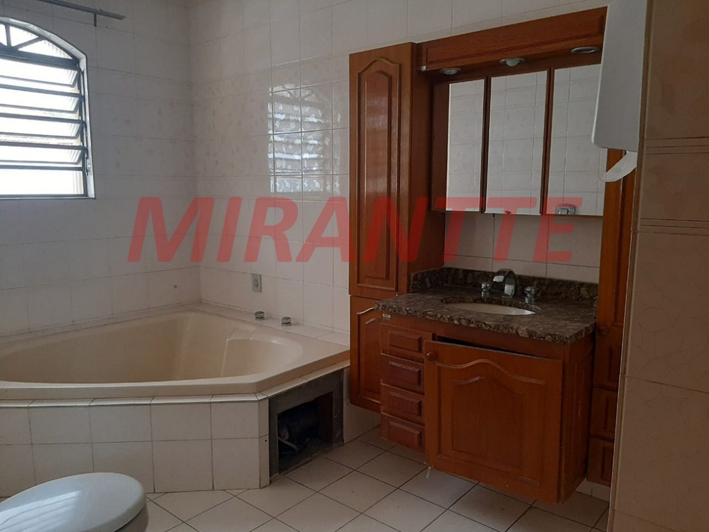 Sobrado de 402m² com 5 quartos em Santa Teresinha