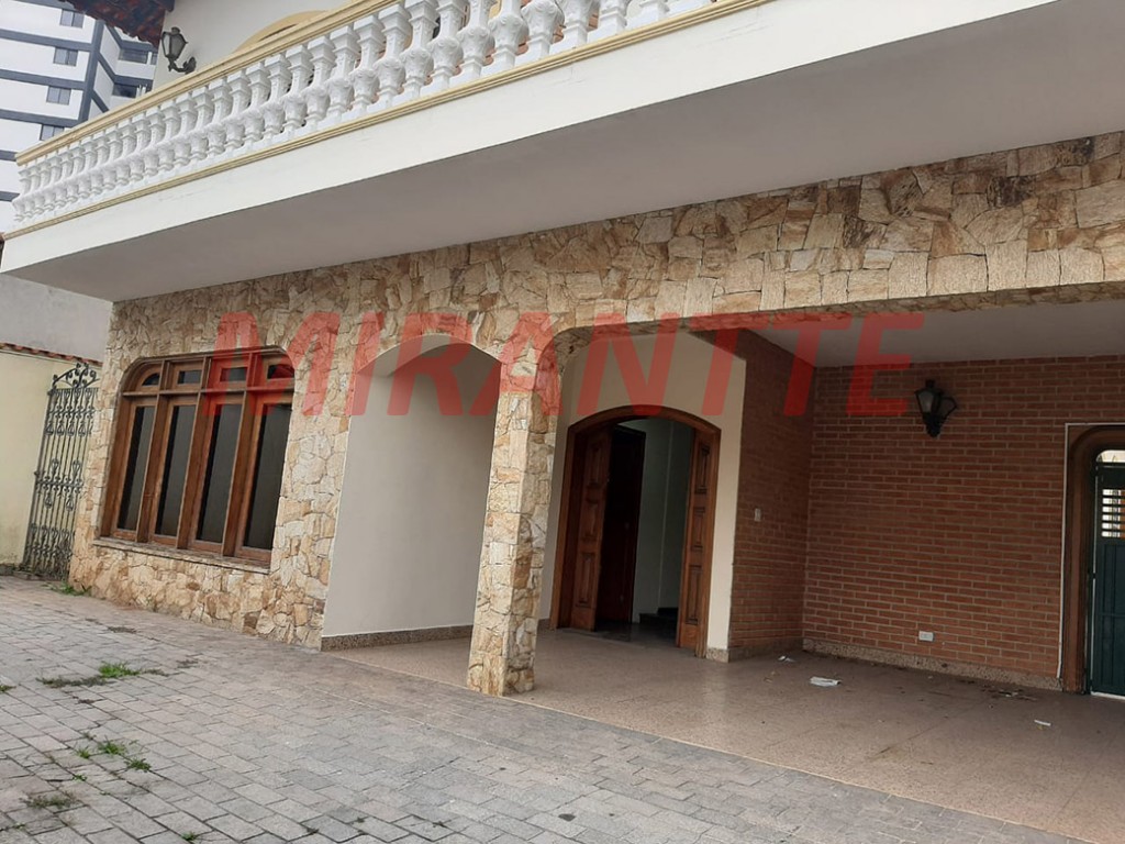 Sobrado de 402m² com 5 quartos em Santa Teresinha