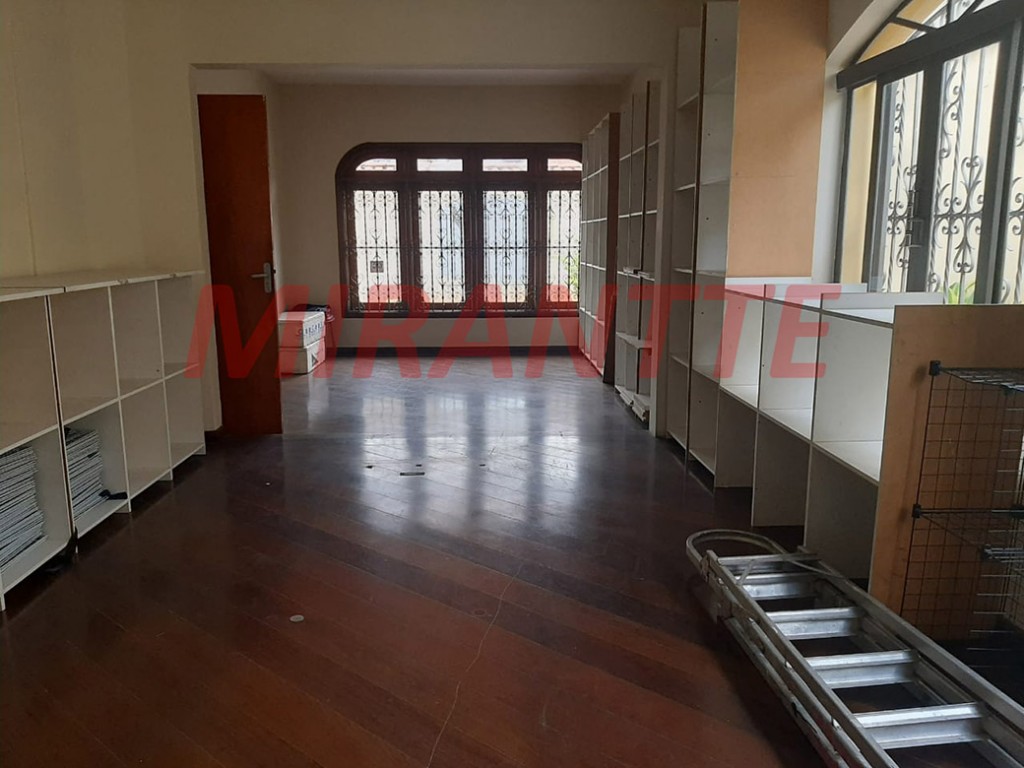 Sobrado de 402m² com 5 quartos em Santa Teresinha