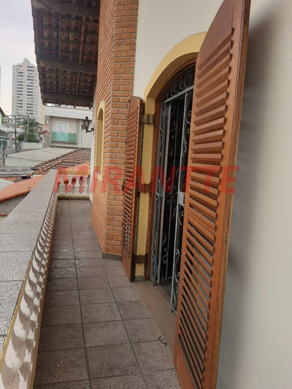 Sobrado de 402m² com 5 quartos em Santa Teresinha
