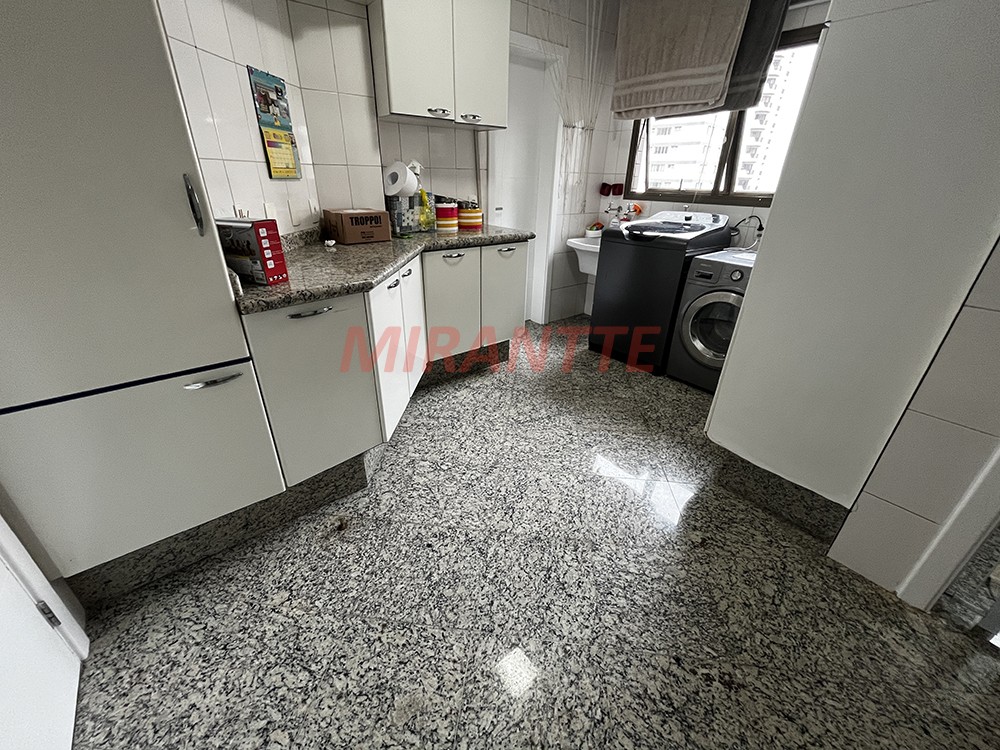 Apartamento de 208m² com 4 quartos em Santana