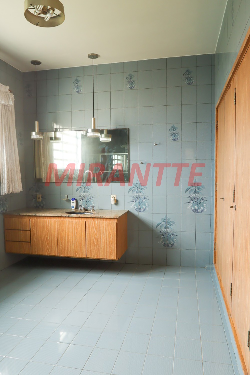 Sobrado de 685m² com 3 quartos em Santana