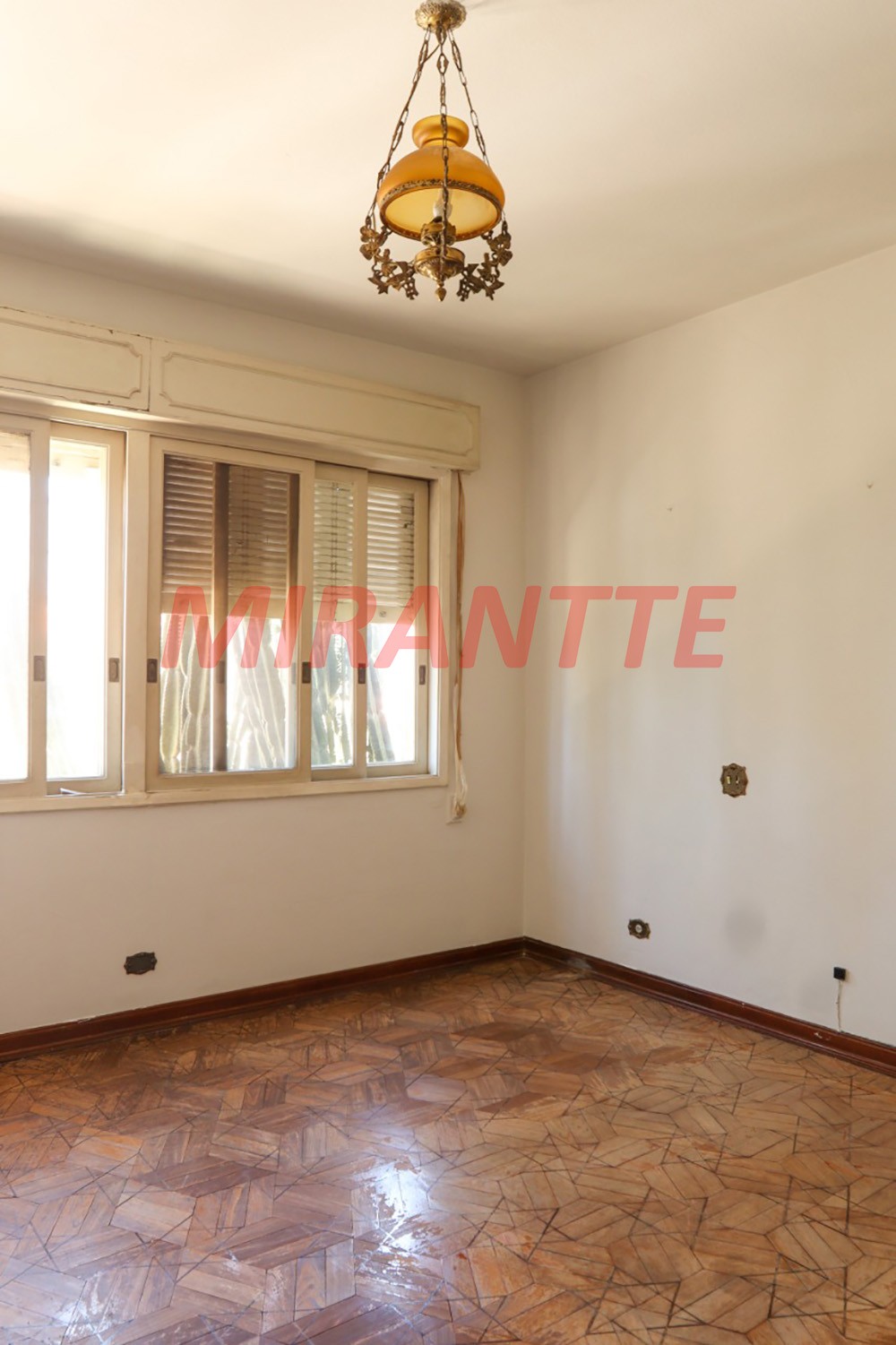 Sobrado de 685m² com 3 quartos em Santana