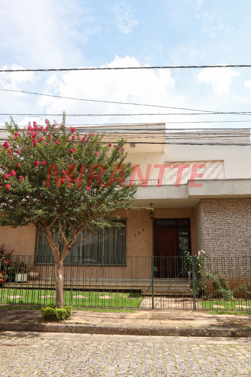 Sobrado de 685m² com 3 quartos em Santana