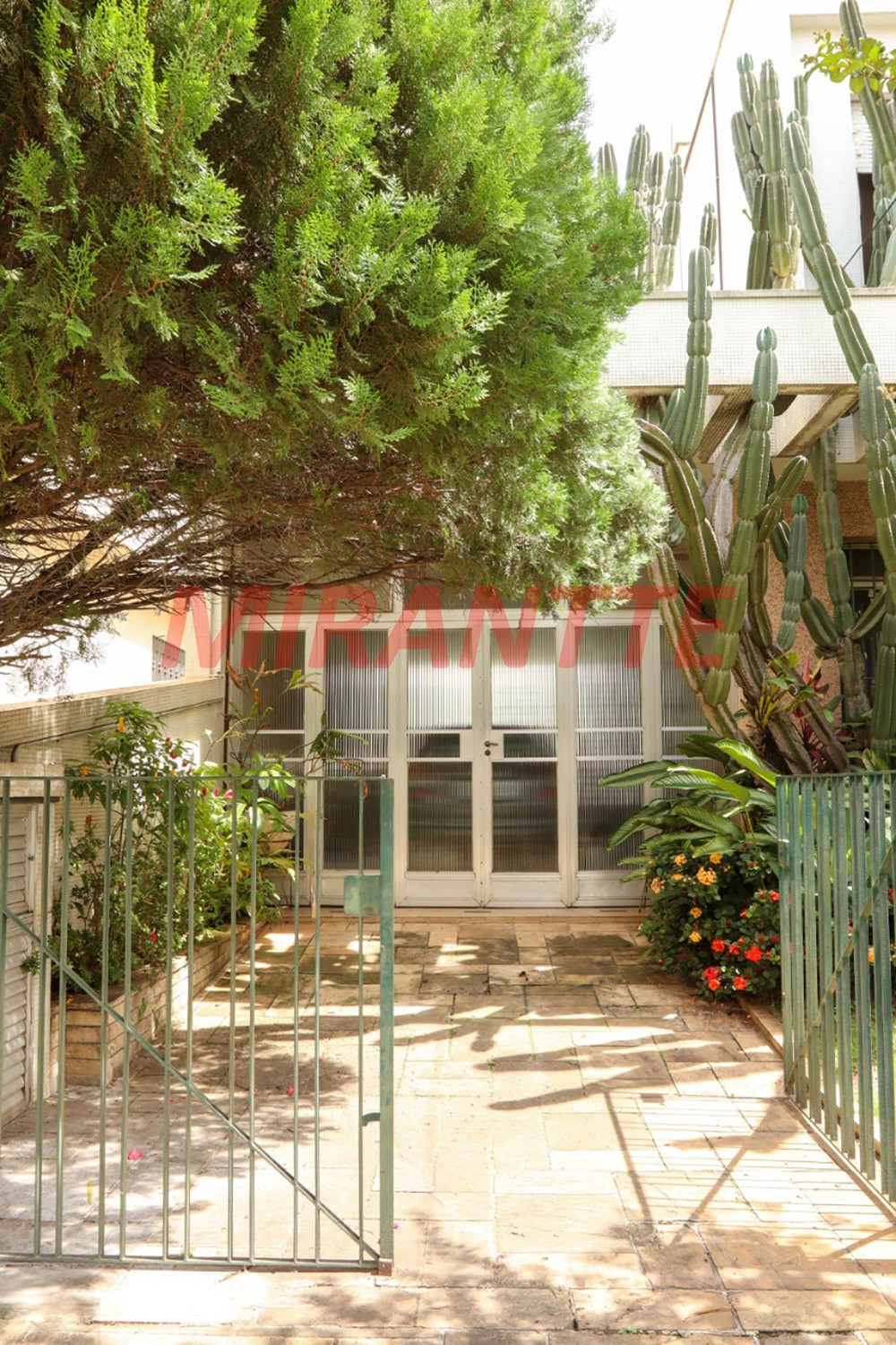 Sobrado de 685m² com 3 quartos em Santana