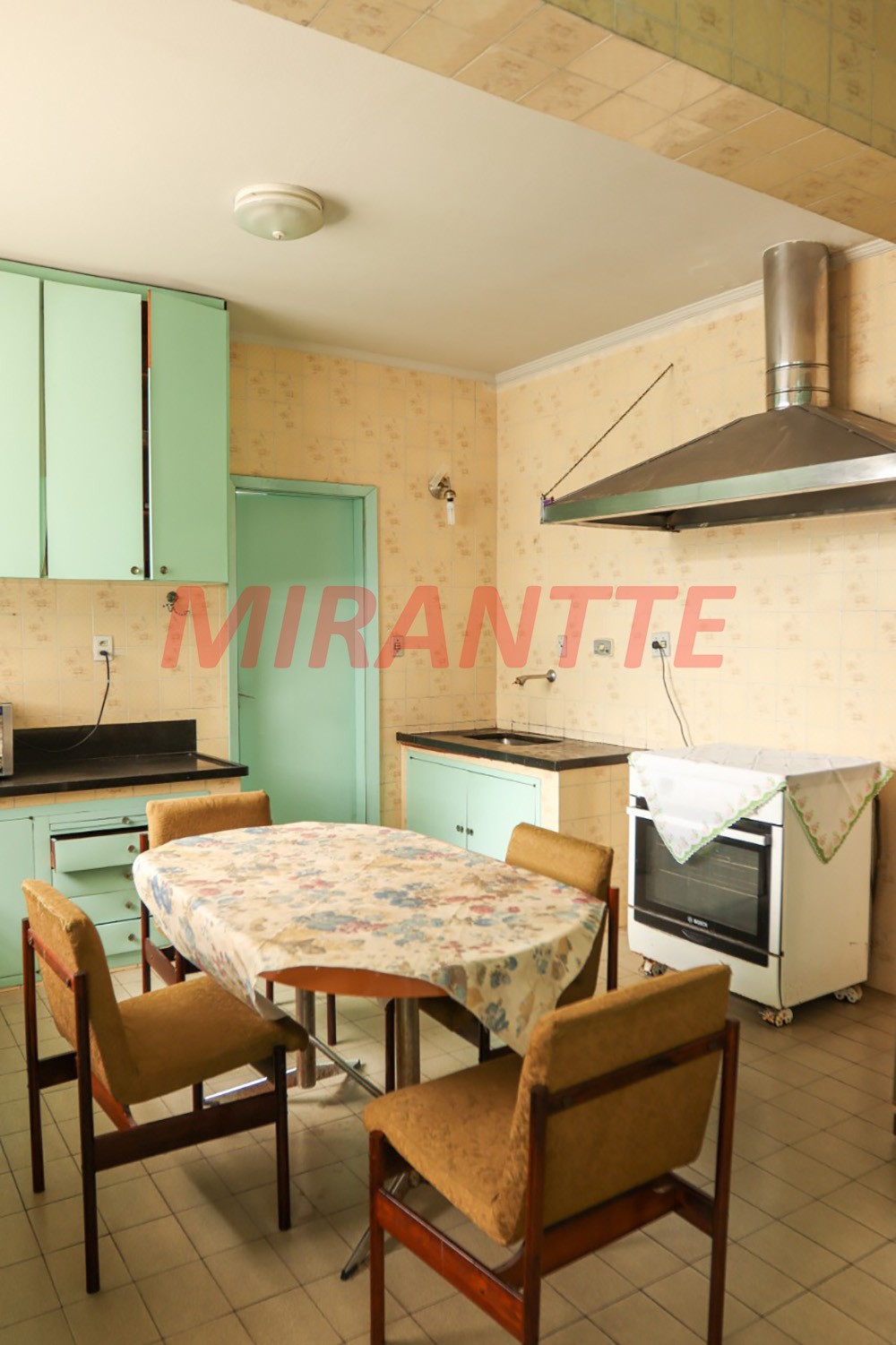 Sobrado de 685m² com 3 quartos em Santana