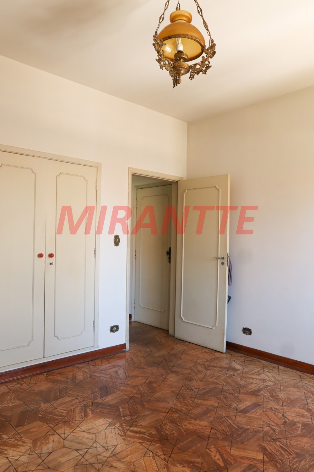 Sobrado de 685m² com 3 quartos em Santana