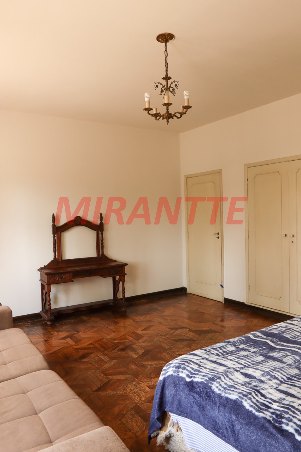 Sobrado de 685m² com 3 quartos em Santana