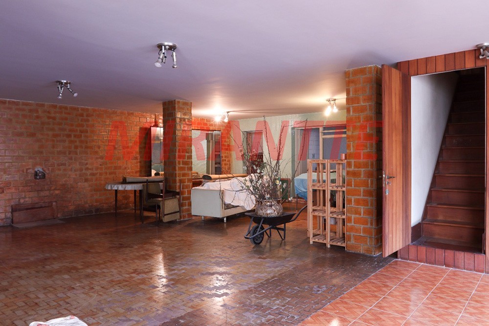 Sobrado de 685m² com 3 quartos em Santana