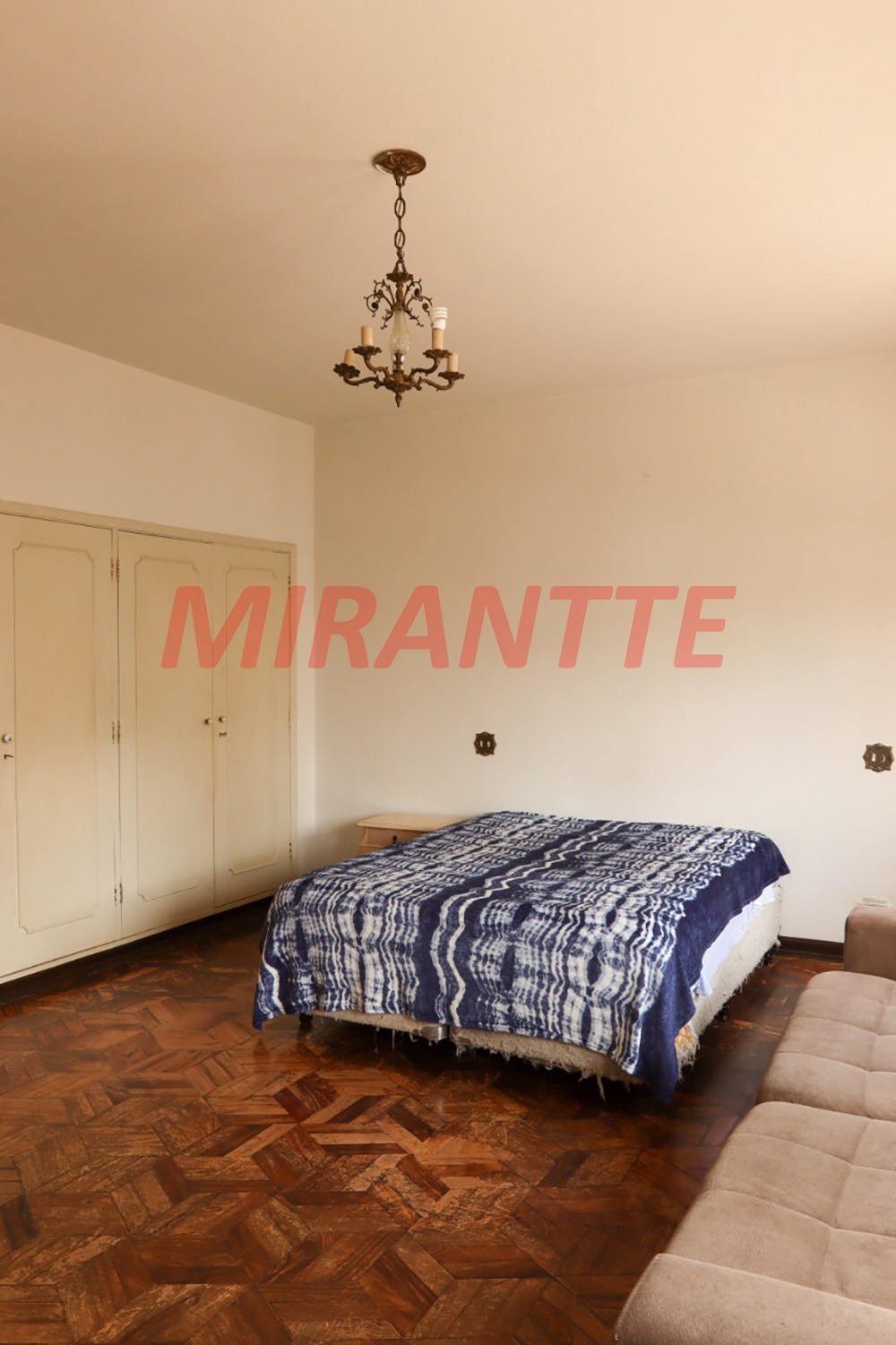 Sobrado de 685m² com 3 quartos em Santana