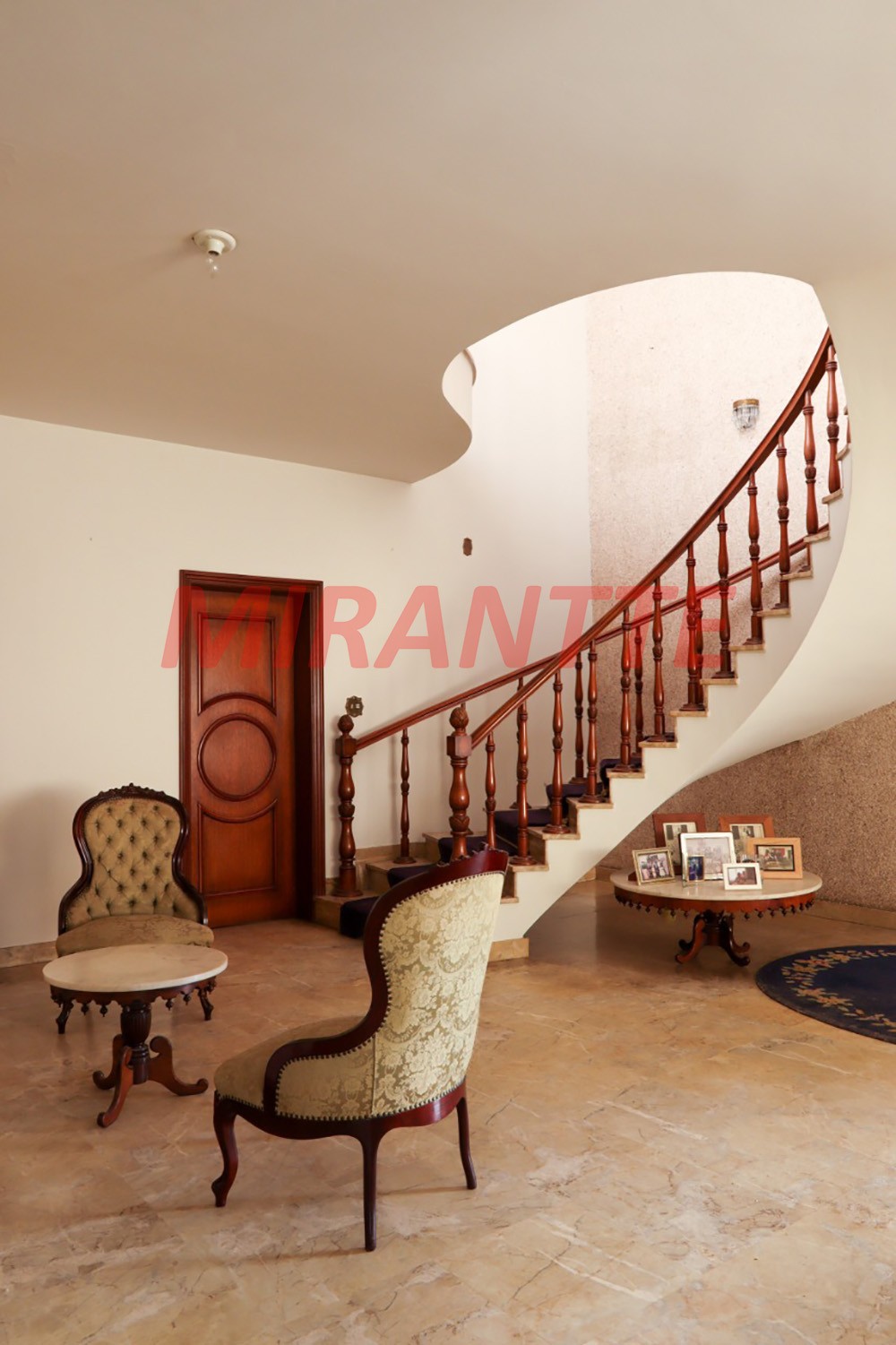 Sobrado de 685m² com 3 quartos em Santana